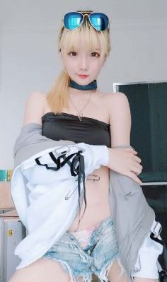 被多人当众调教玩弄小说在线_1080P高清免费观看