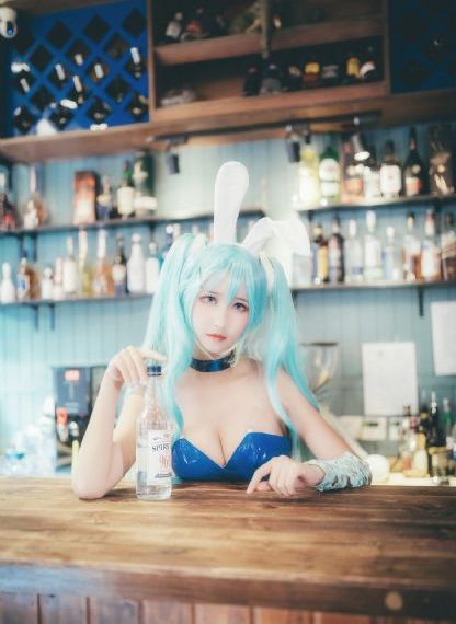 厨房里将她腿分得更开视频_BD英语免费观看