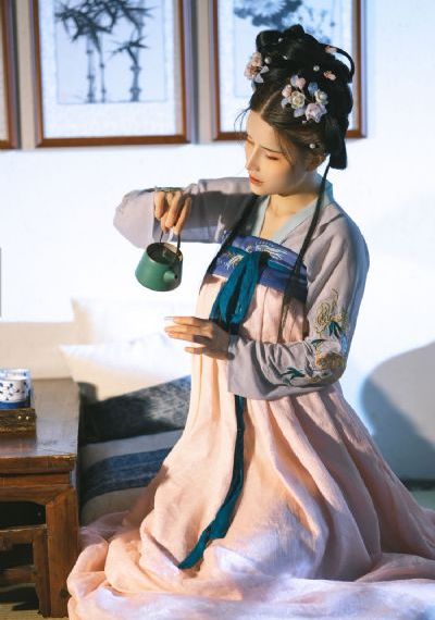 美女被艹免费_BD韩语免费观看电视剧